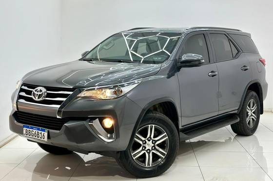 TOYOTA HILUX 2.7 SR 4X2 CD 16V FLEX 4P AUTOMÁTICO